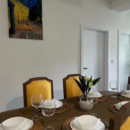 Apartment Luxusni 3kk, Vyhled Na Namesti, 10 Min K Plazi *